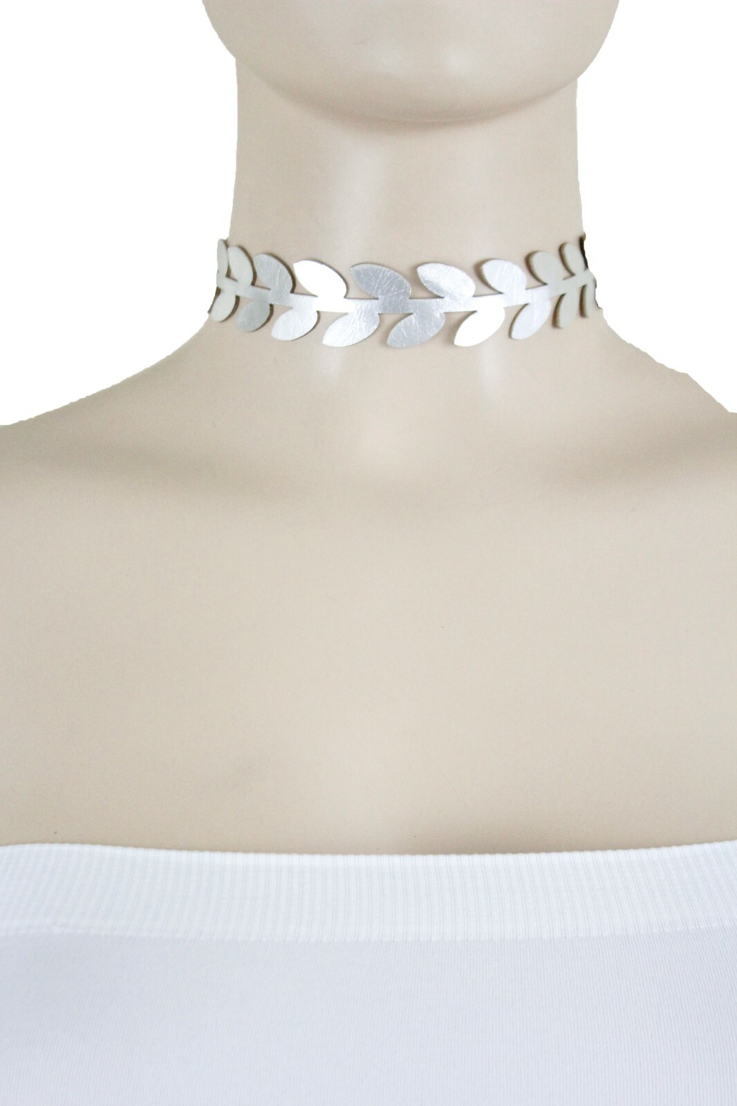 Women Fashion Jewelry Choker Necklace Metallic Silver Faux Leather Leaf Fabric