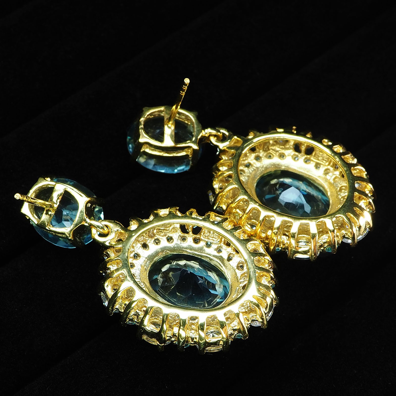 24K Gold 925 Sterling Silver Earrings Pristine Sea Blue Aquamarine Oval 14.85Ct