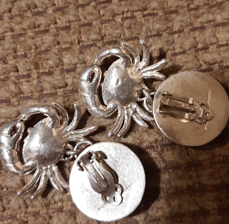 Beautiful Vintage Sterling Susan Cummings Dangling Crab Earrings