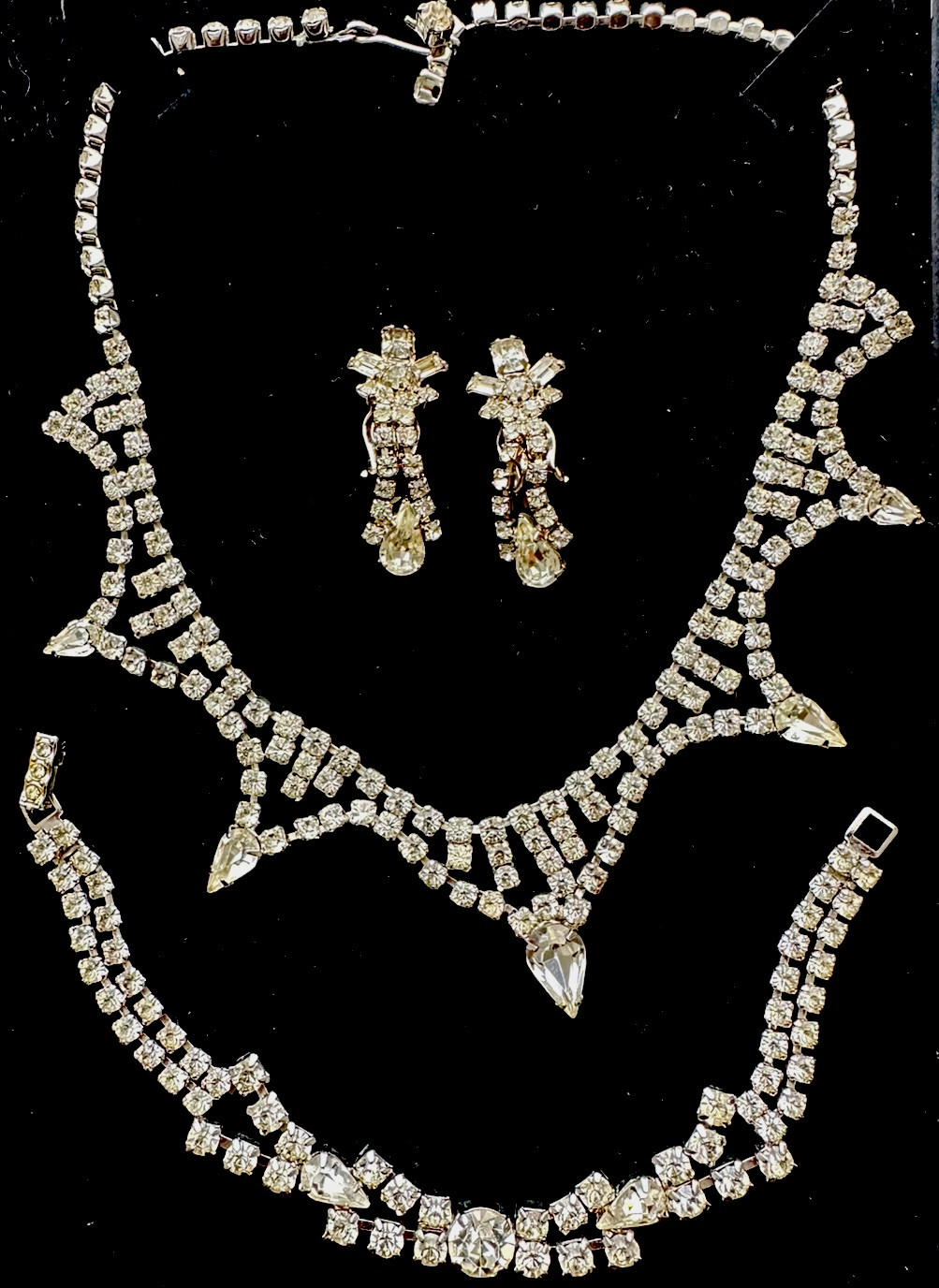 50’-60’S KRAMER OF NEW YORK Statement Necklace, Bracelet, Earrings Set Marked