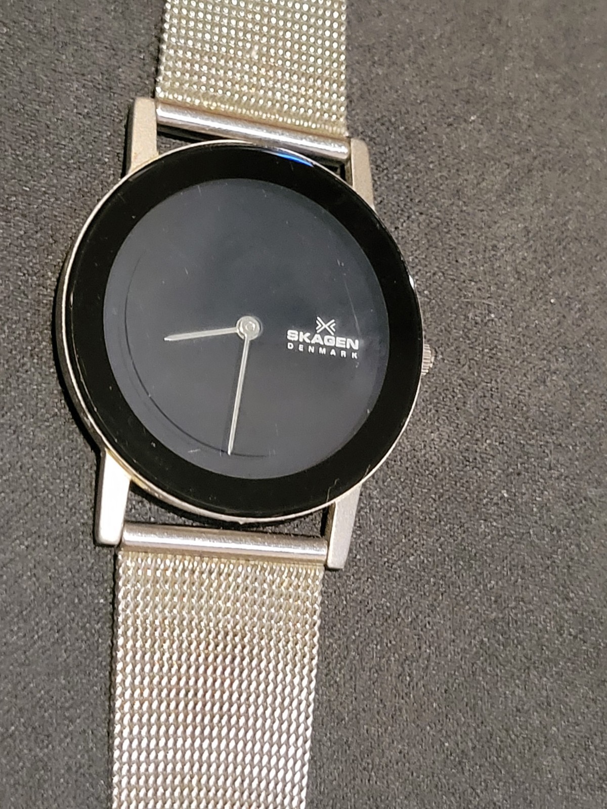 Skagen Steel 39LSSB Mens Watch Mesh Band Ultra Slim New Battery Working