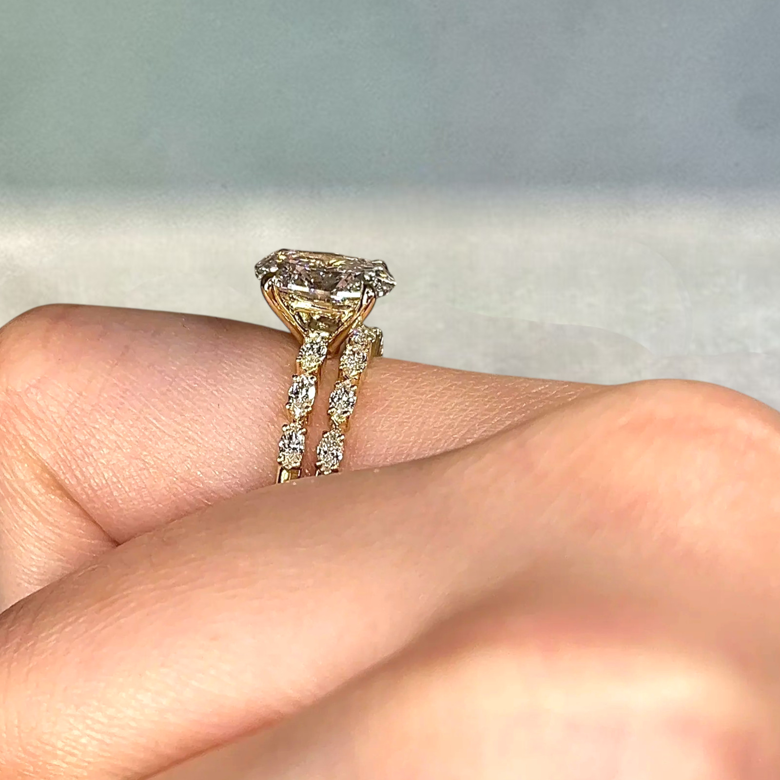 IGI Lab Grown Diamond Engagement Band Set Ring 3.25 Ct Oval Cut 18k Yellow Gold