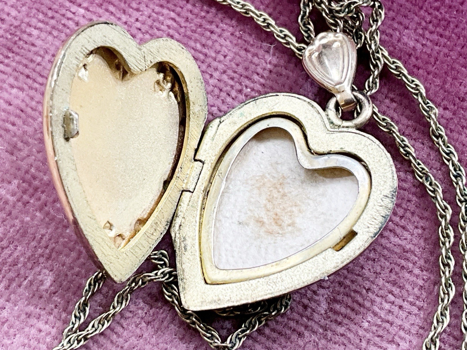 Antique Vtg. Multi Color Gold Filled Heart Locket Pendant Necklace with Flowers
