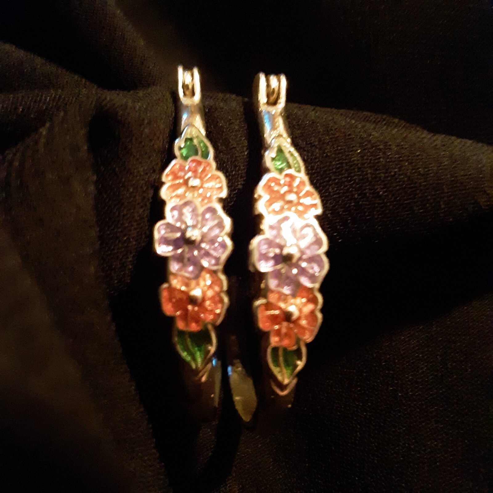 925 NAVADA SILVER DOUBLE HOOP ENAMELED FLORAL DESIGN PIERCED EARRINGS