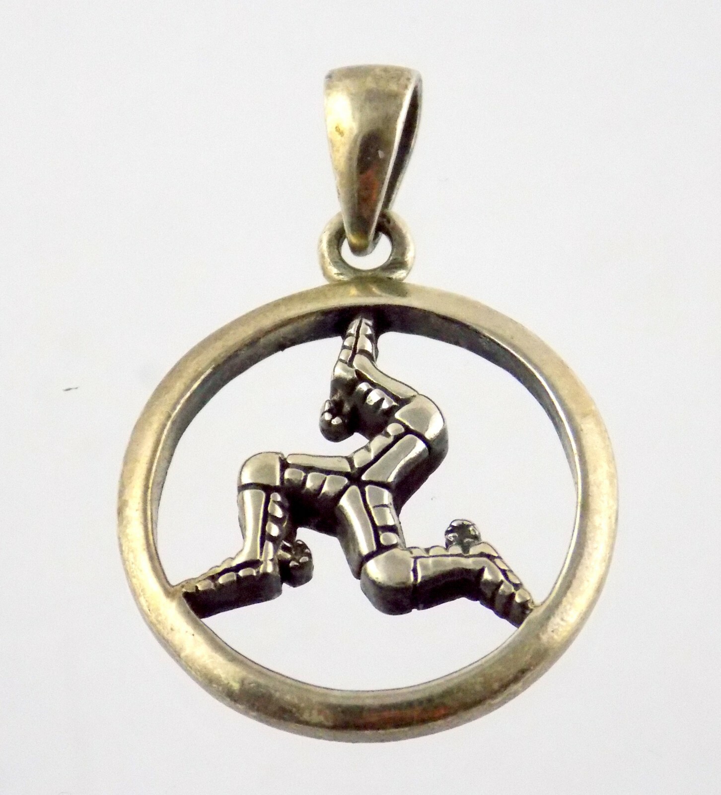 SG Sterling Silver Triple Leg Running Pendant Symbol 3.2 Grams 925