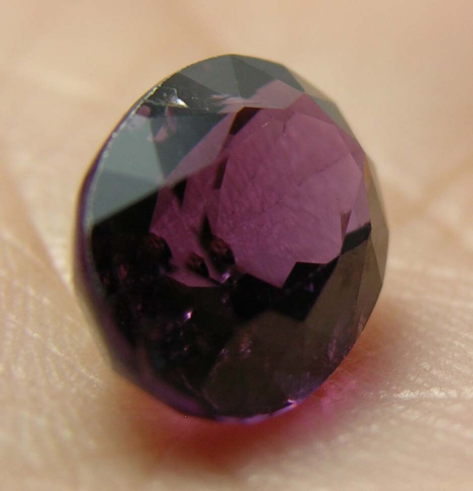 #84 4.10ct Vietnam oval 100% Natural Spinel Gemstone .80g 11.00 X 8.00 X 6.00mm
