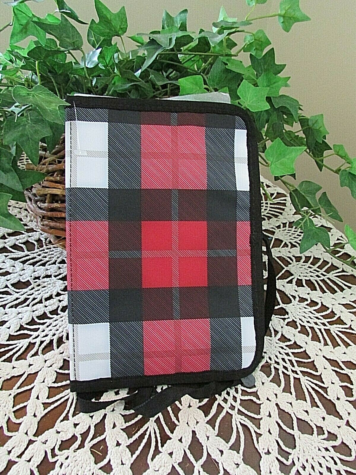 NEW Thirty-One Shine On Travel Jewelry Case Pattern Check Mate Red Black-new