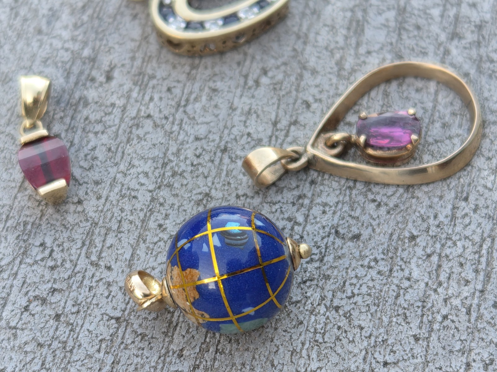 Lot 4 Pendants 10K – 14K Dimaonds Sapphires Rhodolite Garnet Ruby Lapis