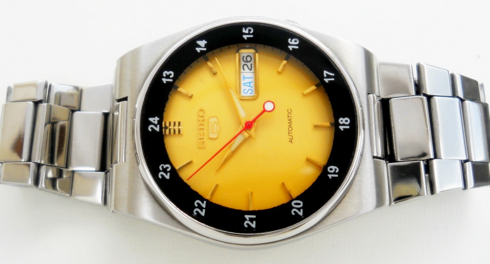 Vintage Seiko 5 Railway Time Automatic Watch Yellow Sunburst Dial Caliber 7S26