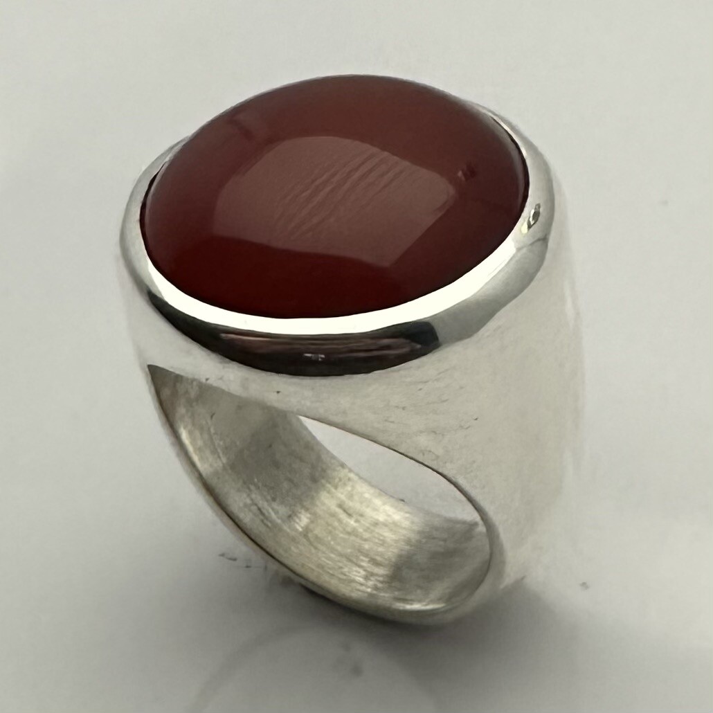 MJG STERLING SILVER MEN’S RING. 20mm CARNELIAN. SZ 10. 28 Grams.