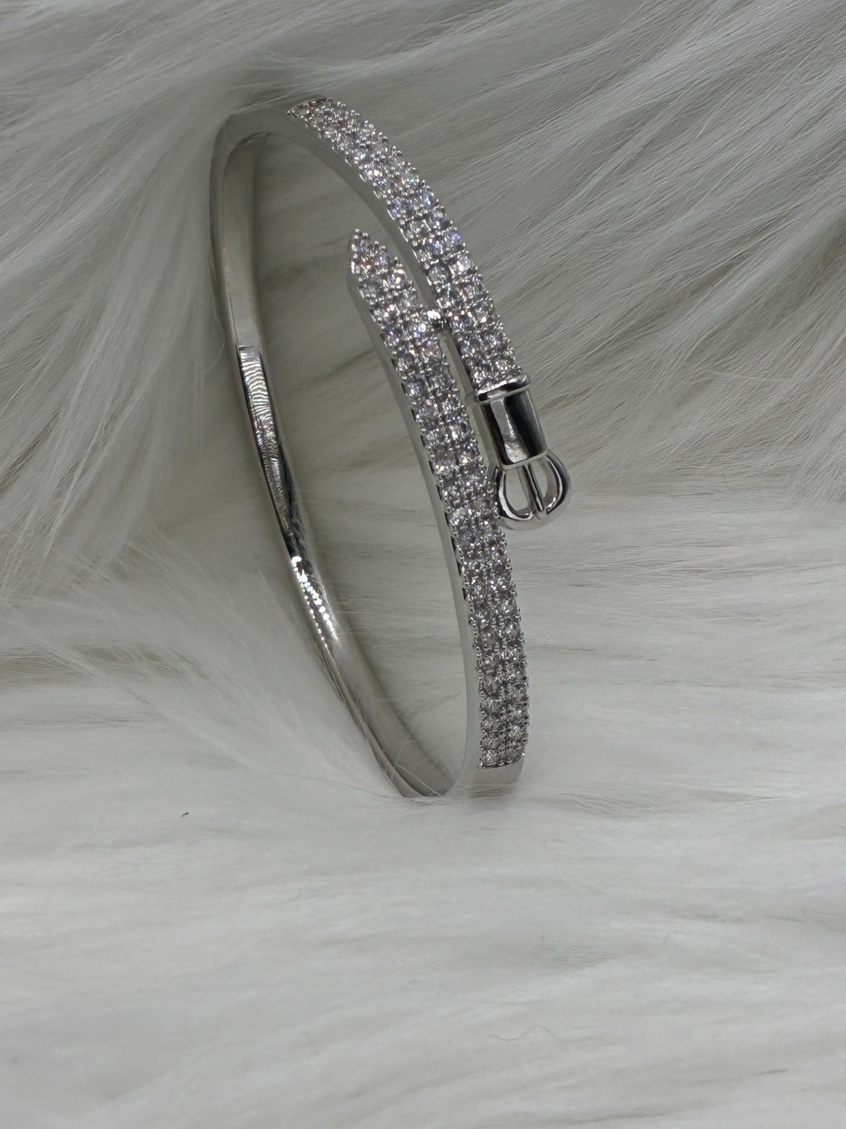 buckle Bracelet High Quality Womens Classic Luxury Stainless Steel Fancy Elegant