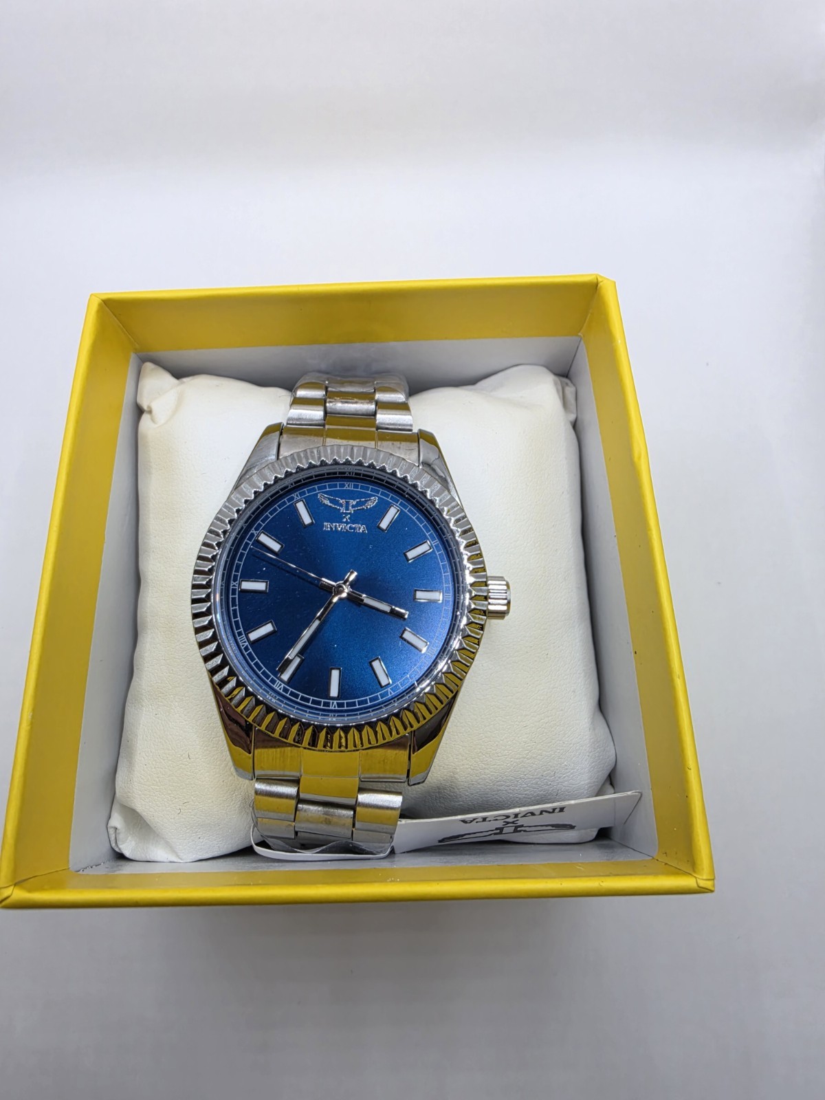 69015 – Invicta Specialty Mens Watch – 40mm