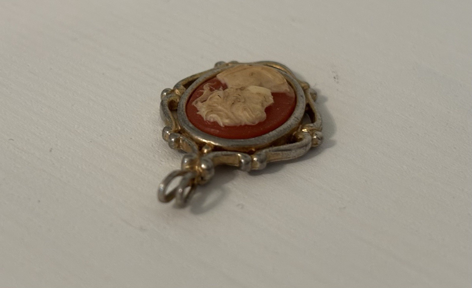 Vintage Gold Tone Cameo Pendant Necklace marked P Carson Pirie Scott Nice