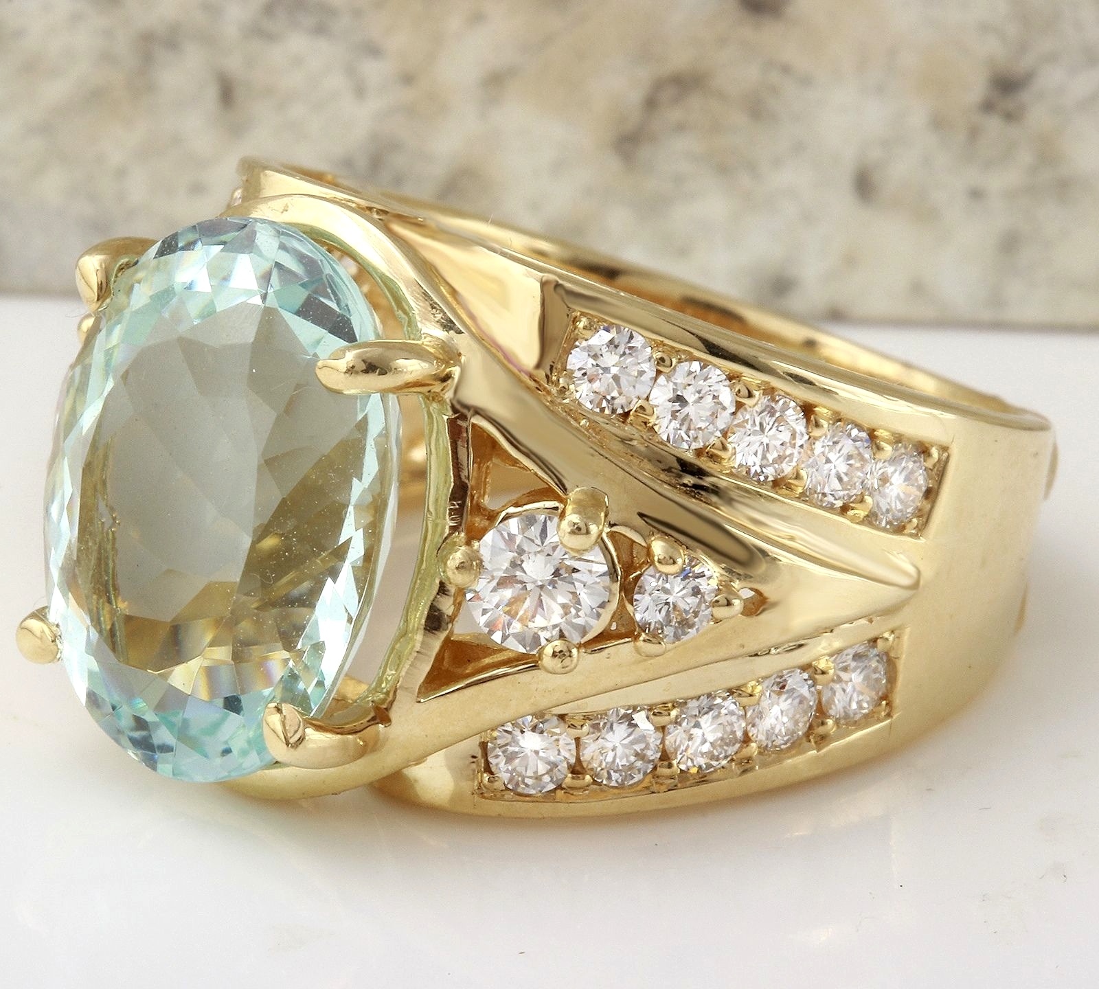 7.71Ct Natural Aquamarine and VS Diamond 14K Solid Yellow Gold Ring