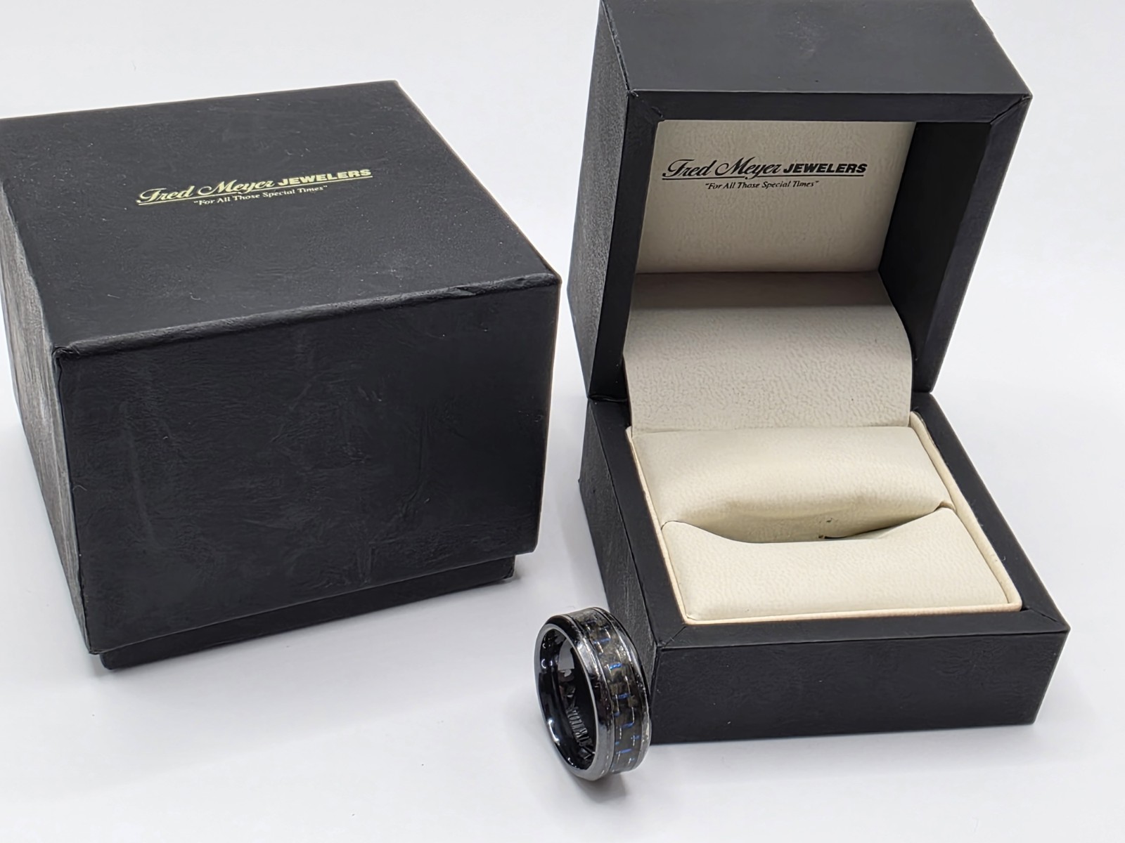 Triton Titanium Wedding Band Ring Approx Size 11 8mm Carbon Fiber Blue Inlay Box