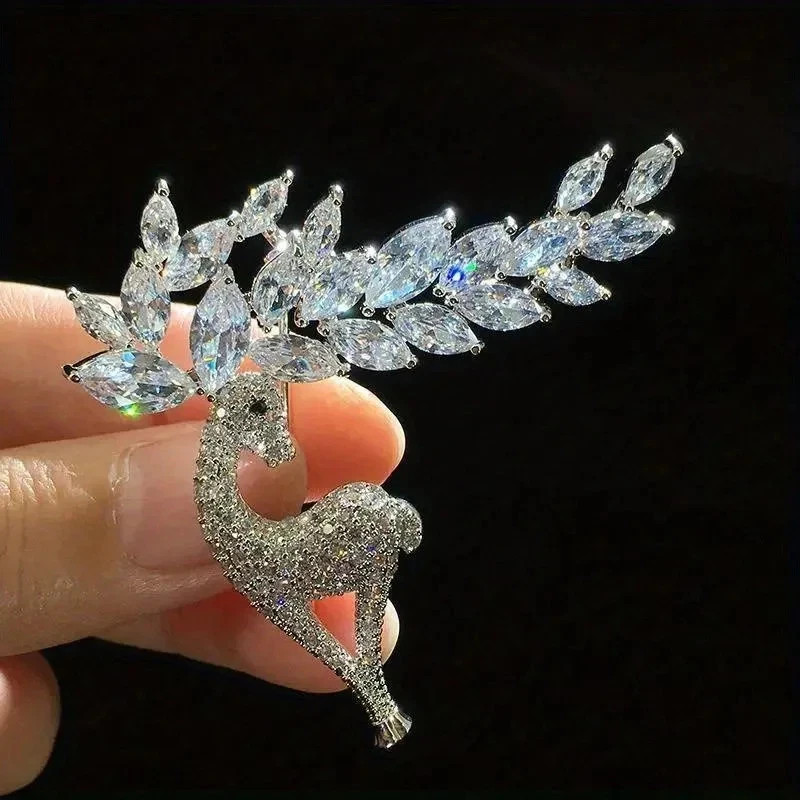 Luxury Gold Reindeer Brooch Pin–Crystal Rhinestone Christmas Jewelry Gift Women