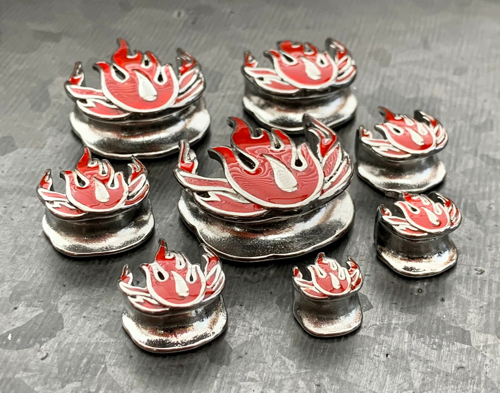 PAIR Red Flames Saddle Ear Spreader Surgical Steel Tunnels Plugs Gauges
