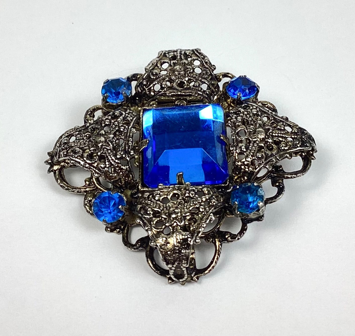 Vintage Silver-Tone Blue Rhinestone Rhombus Shaped Brooch 1.25″ x 1.25″ Inches