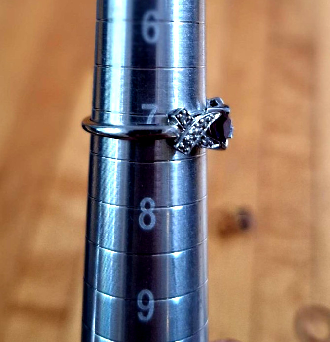 5 Gold Rings (10k & 14K) with stones & diamonds