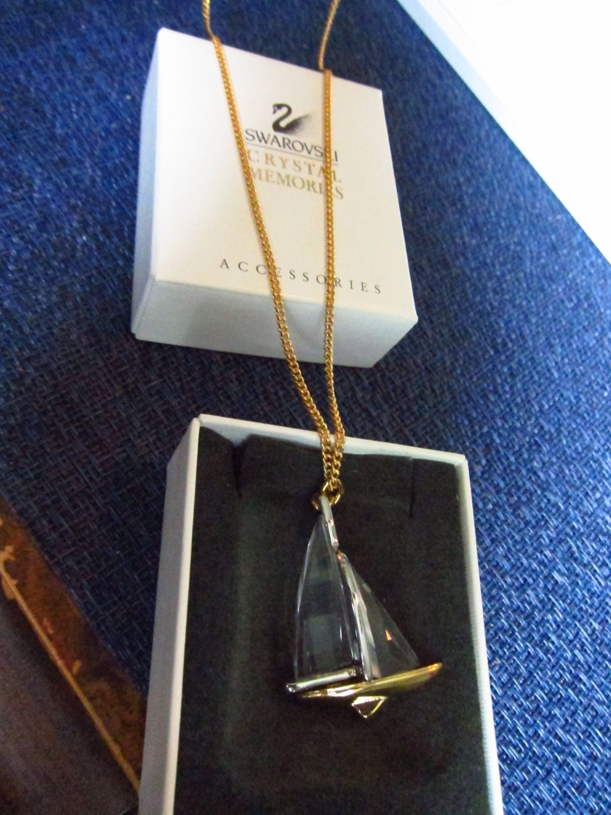 Swarovski Crystal Memories Sailboat Pendant Necklace 3 cm Pendant 20” Necklace