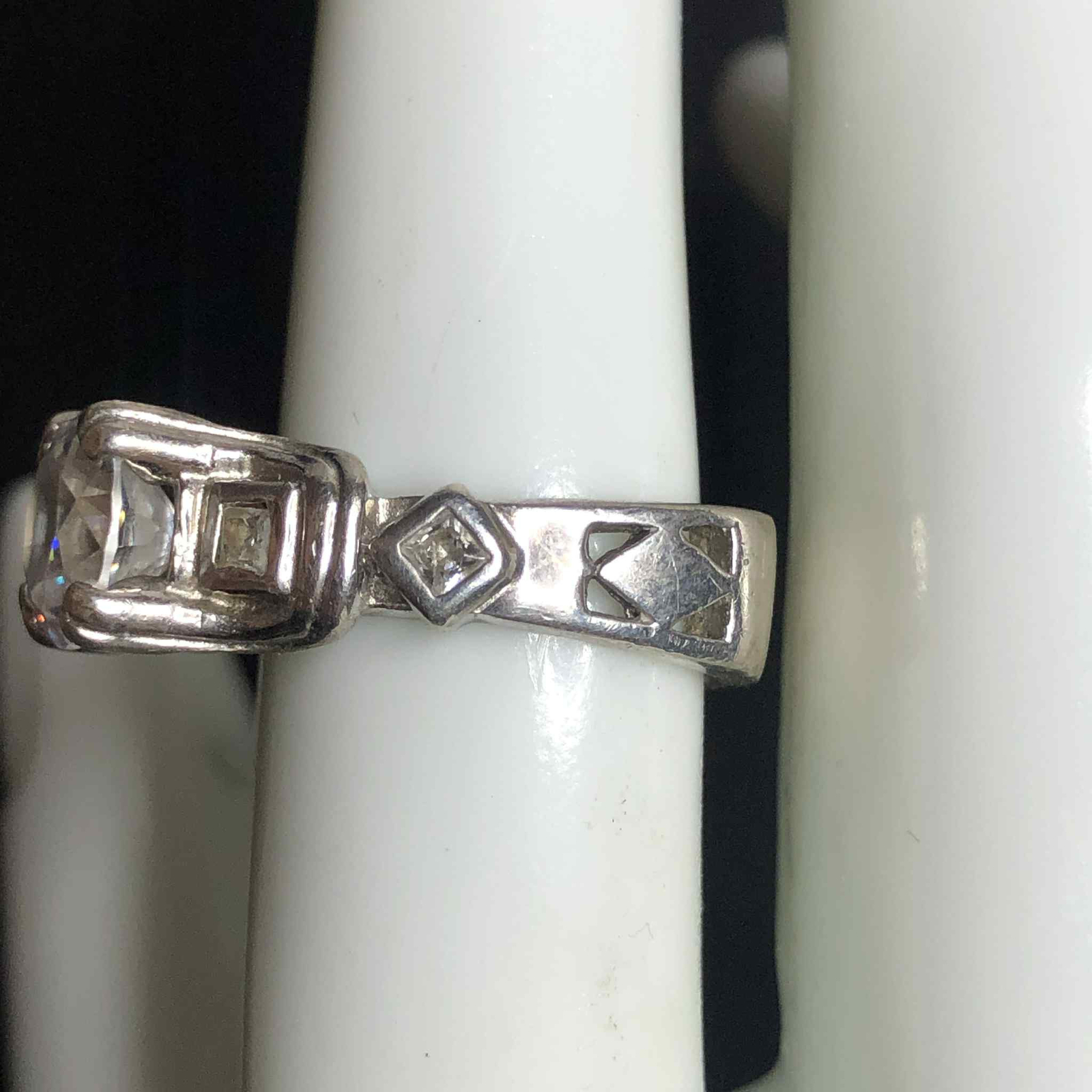 5758 Sterling Silver 925 Large round cut CZ Art Deco Ring 7.1 grams Sz 6