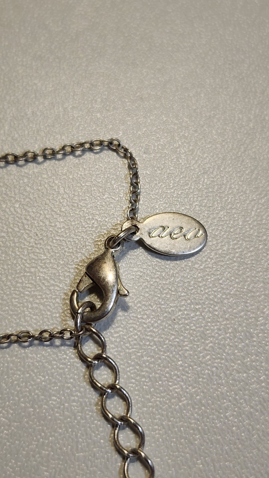 American Eagle AEO Silver Toned Necklace Crystal Rhinestone Keyhole Heart Signed