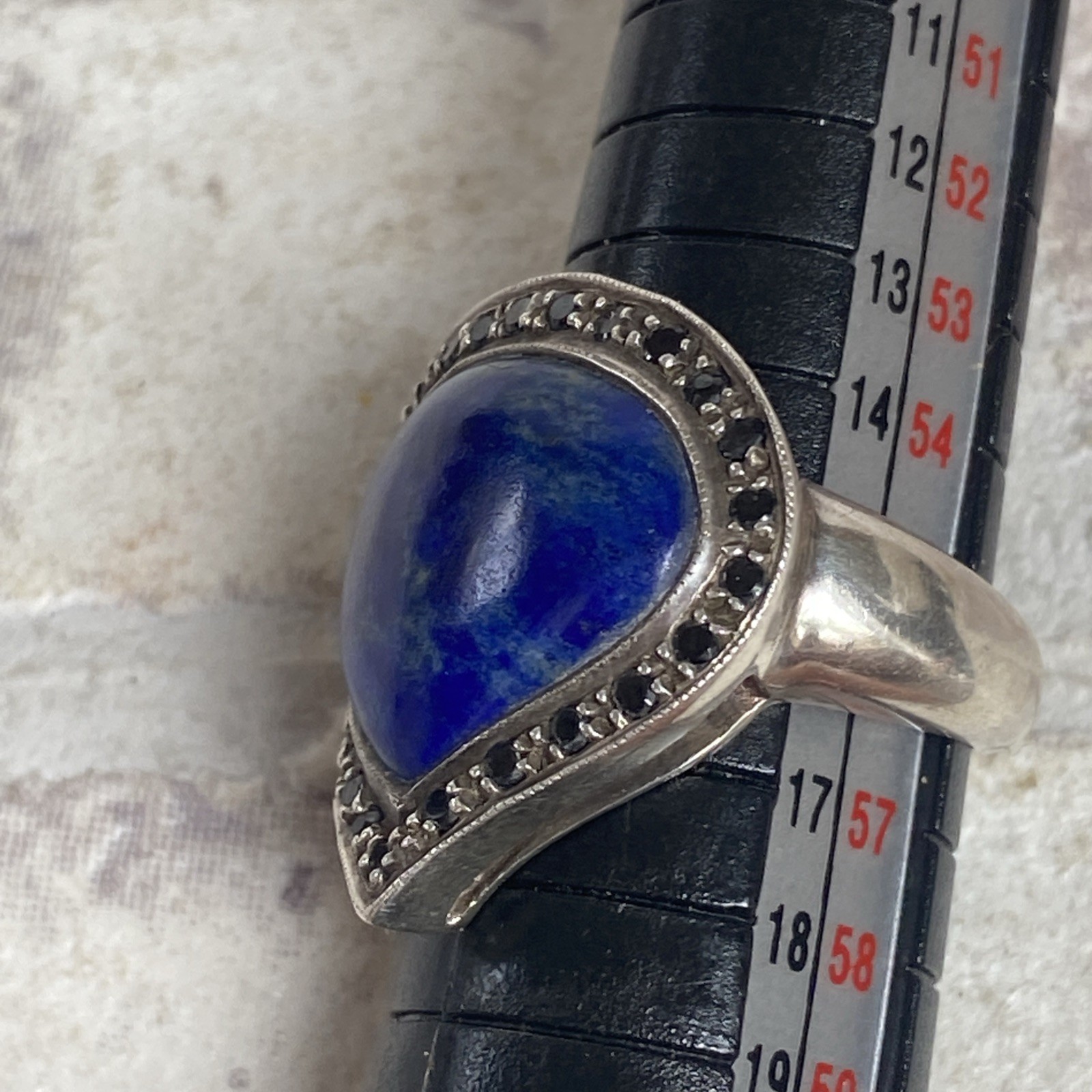 Sterling Silver Ring featuring a Lapis Lazuli Gemstone. Size P1/2
