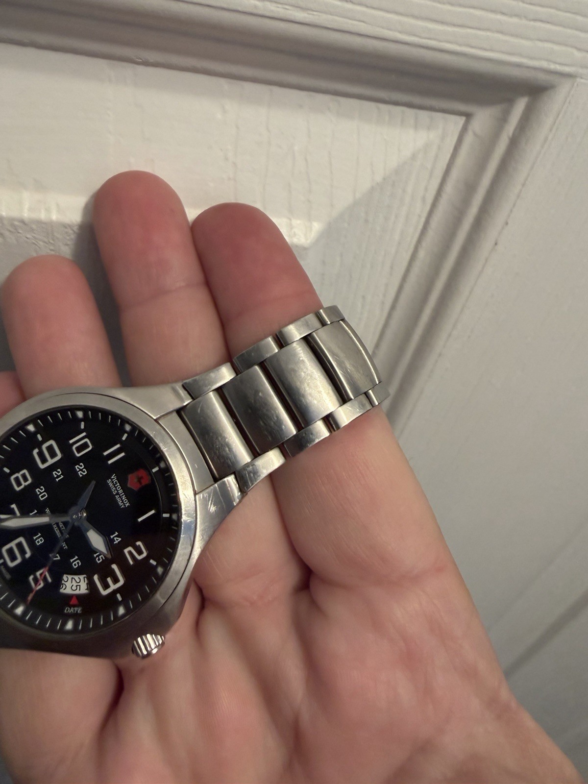 Rare 24133 Victorinox Swiss Army Base Camp 40mm Men’s Watch PARTS or REPAIR