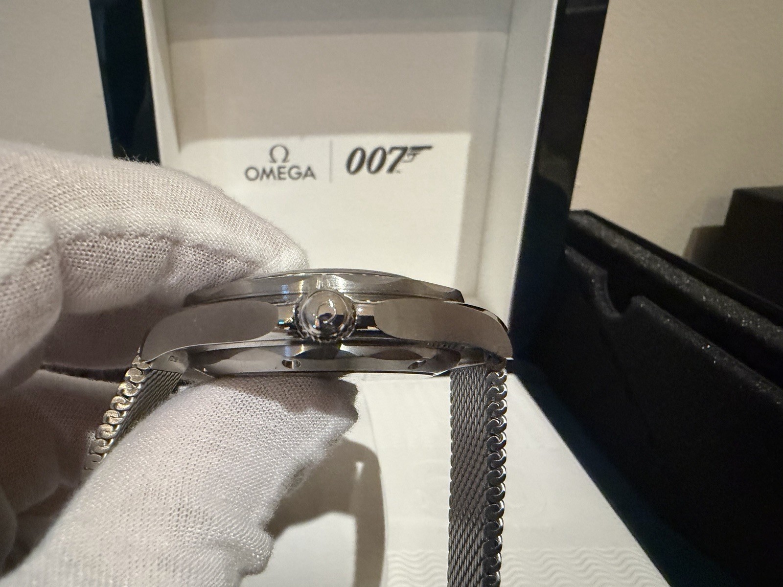 OMEGA Seamaster Diver 300M 42mm James Bond 60th Anniversary Box Papers