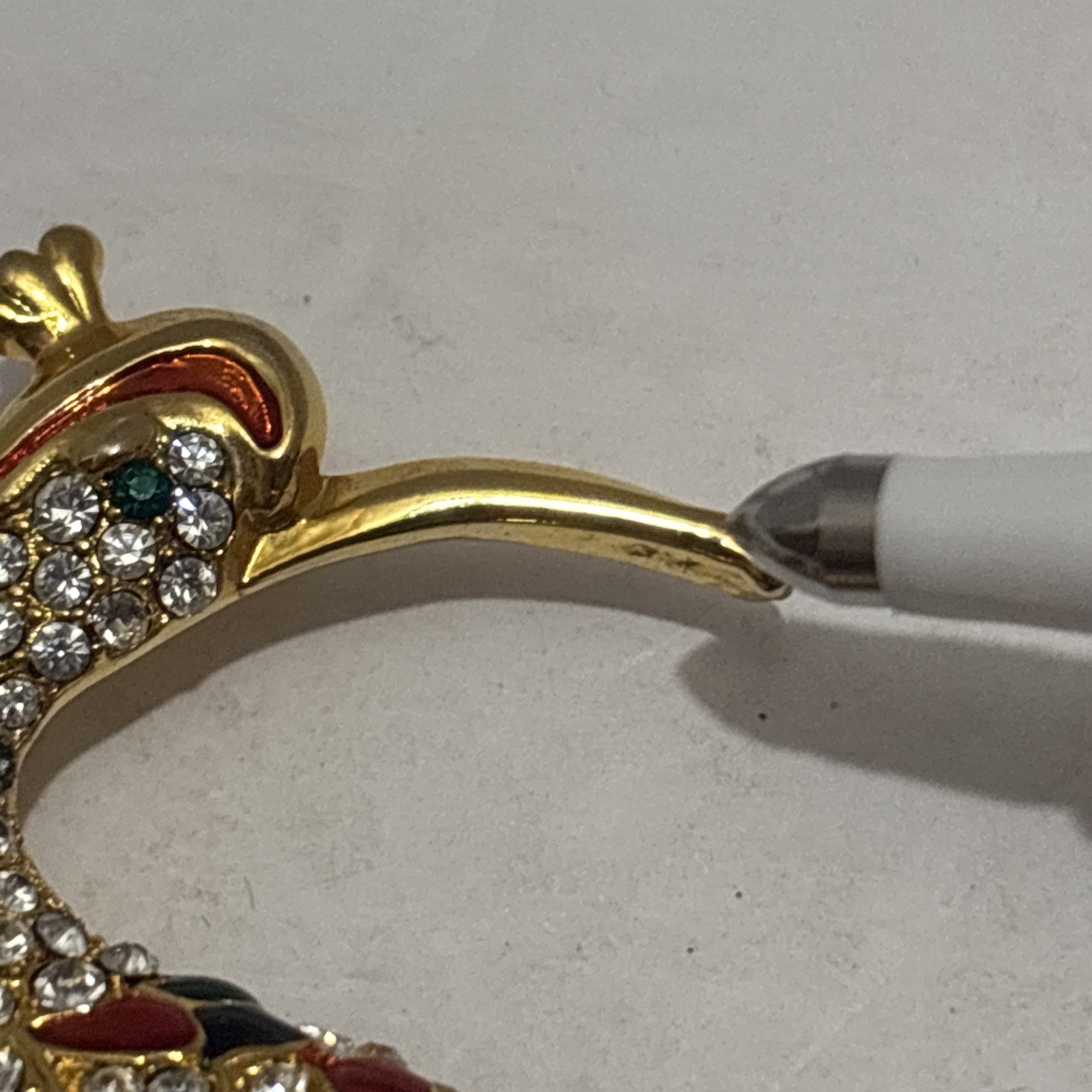 Vtg 1980s rhinestone enamel peacock paradise bird brooch