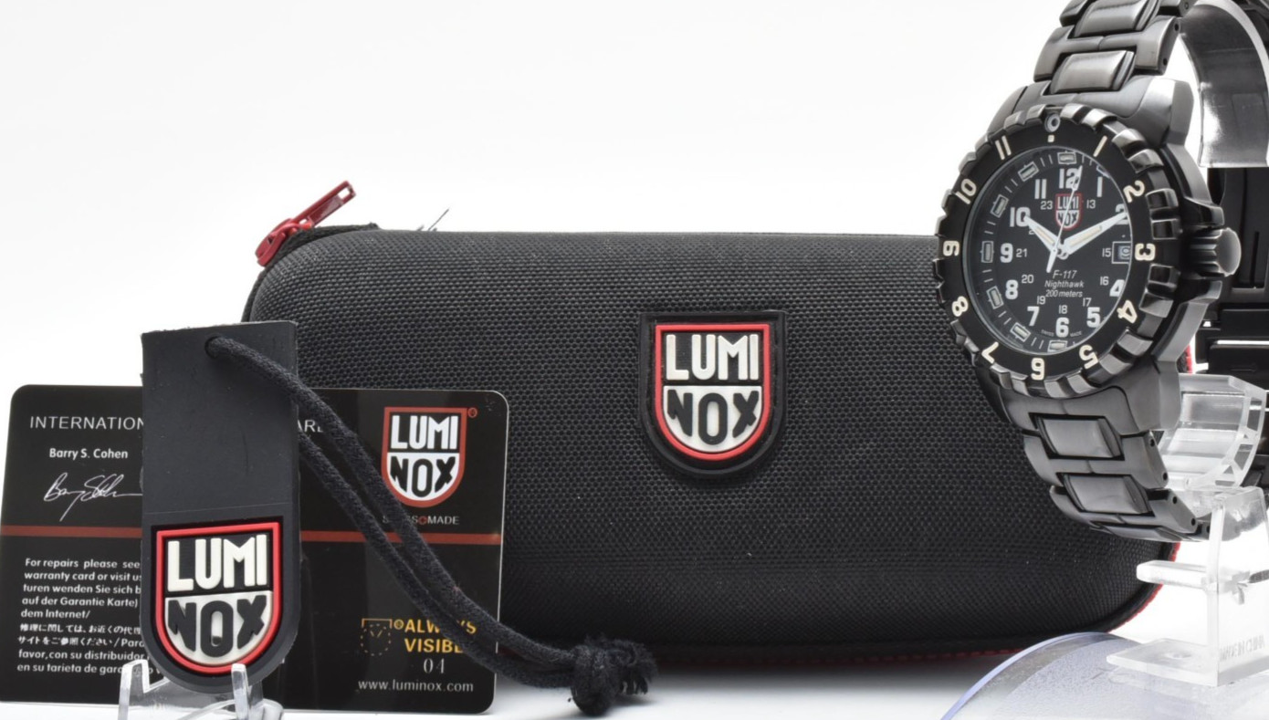 LUMINOX F-117 Nighthawk 6400 Black PVD Quartz Men’s Date 200M Swiss Watch Box
