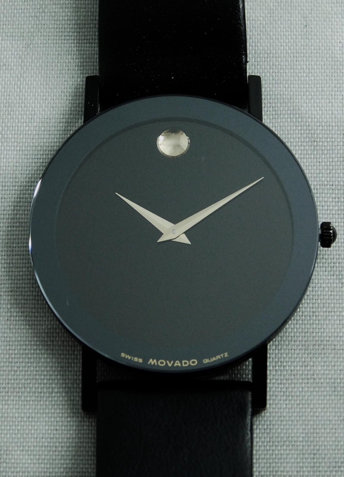 Movado Museum Ultra-Thin 87.40.882N Borderless Sapphire Crystal Mens Watch 31mm