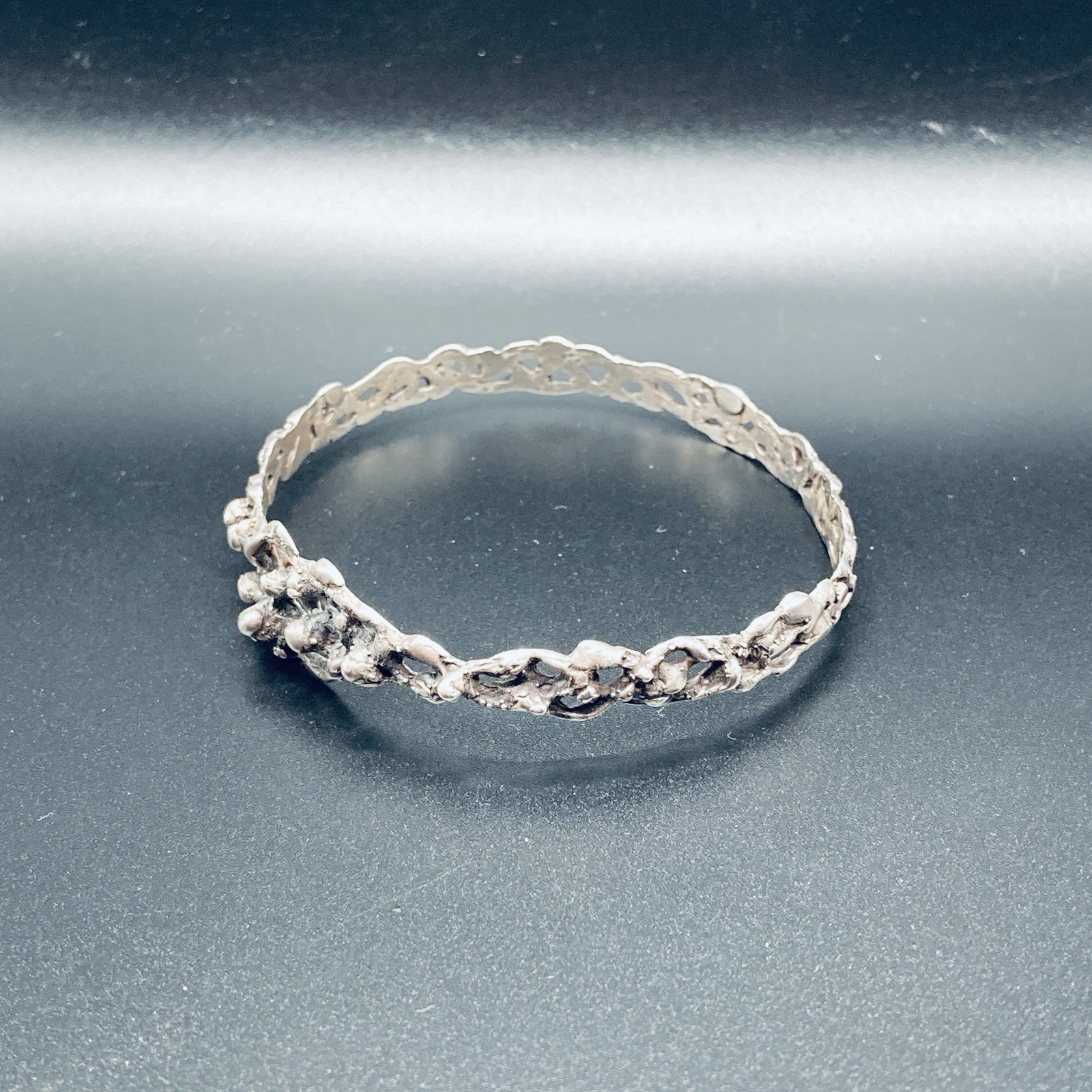 Vintage 925 Sterling Silver Modernist Bangle Bracelet 17g Freeform 2.75”