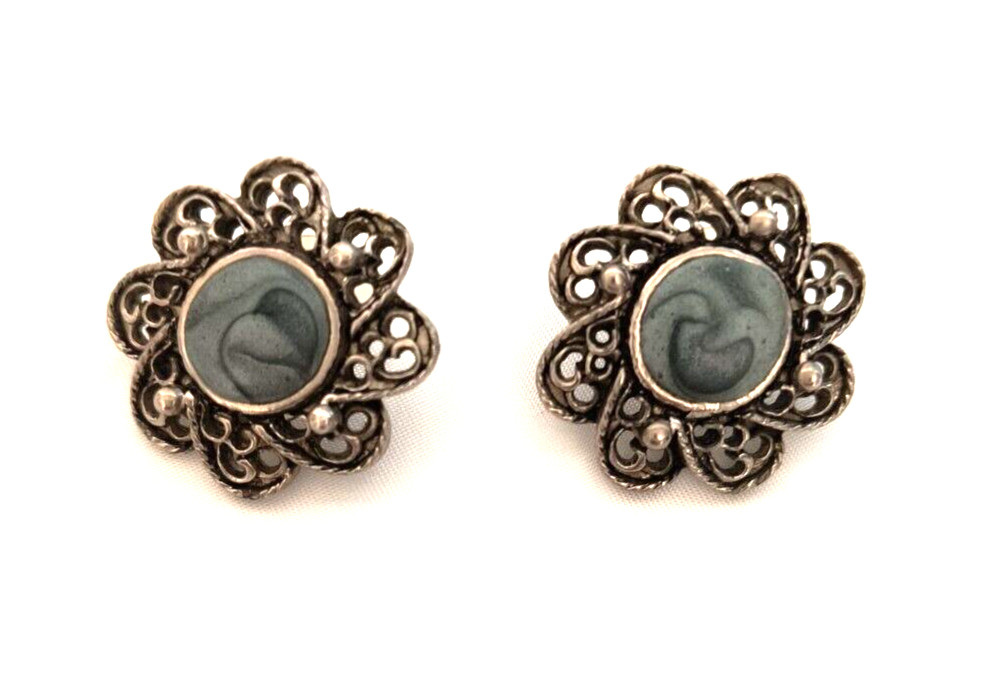 Vintage Blusih Gray Cabochon Women’s Stud Earrings Appx 1 in Silver Tone Alloy
