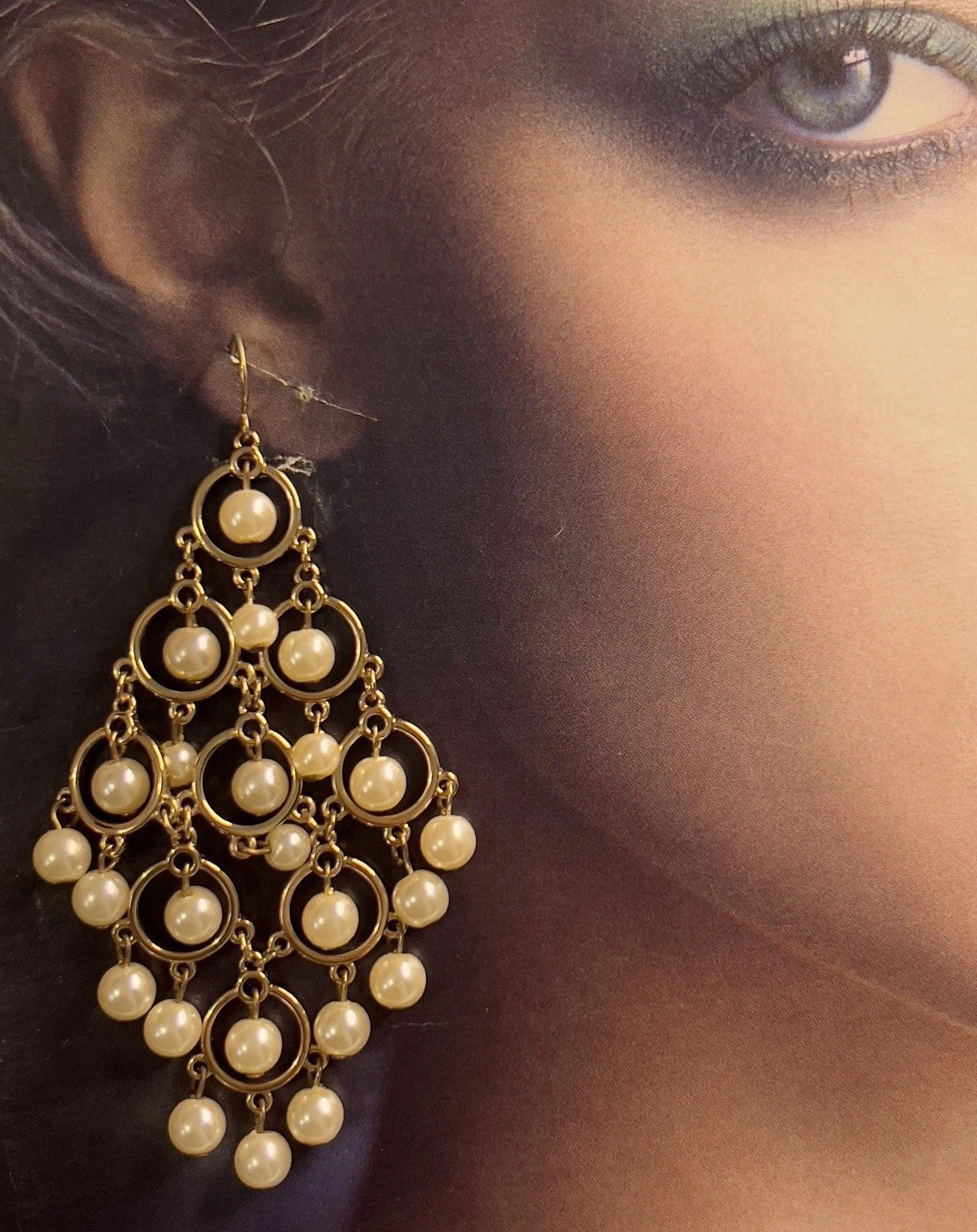 Elo7 Gold Tone Simulated Pearls Dangling Chandelier Earrings 3.5”