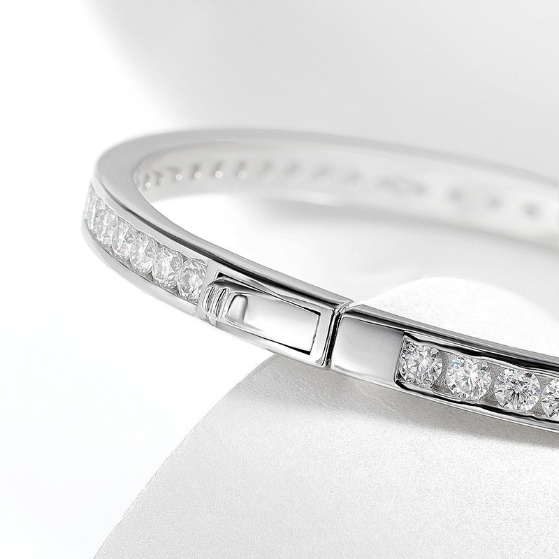 Full 2.5mm D/VVS1 Real Moissanite Bangle Bracelet Women’s 18K White Gold Plated