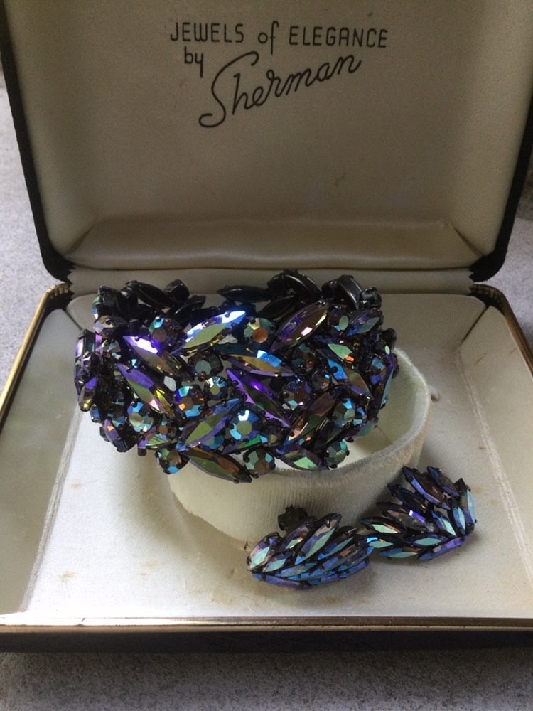 Rare Sherman Purple AB Rigid CUFF BRACELET and EARRINGS. Orig box. Excel Cond.
