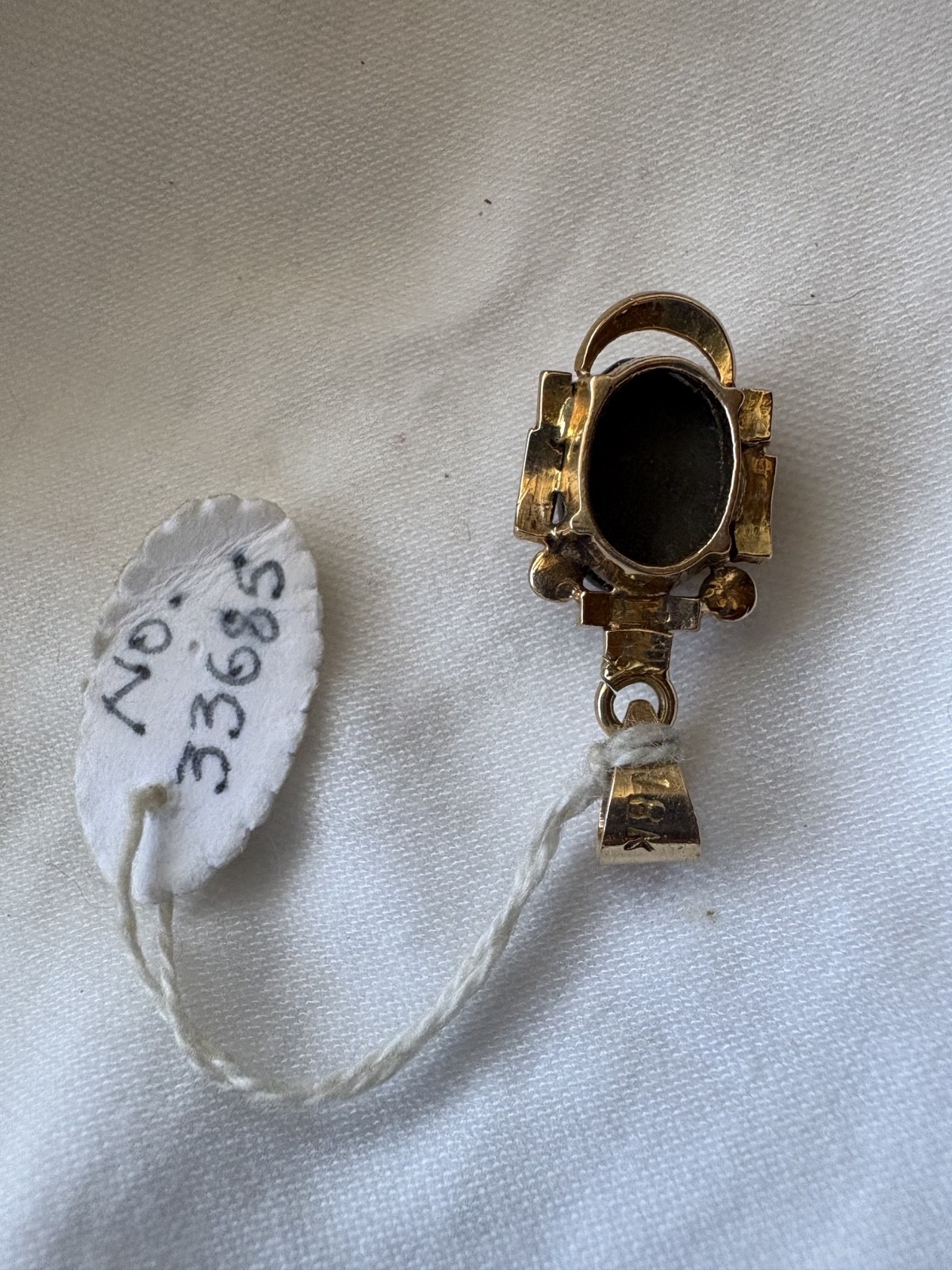 Vintage NOS Star of India Pendant in 18K Gold Setting