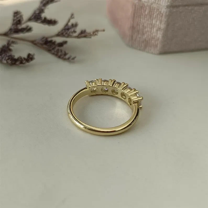 1.00 Ct Certified Stunning White Diamond 925 Silver Band Ring, Amazing Luster !