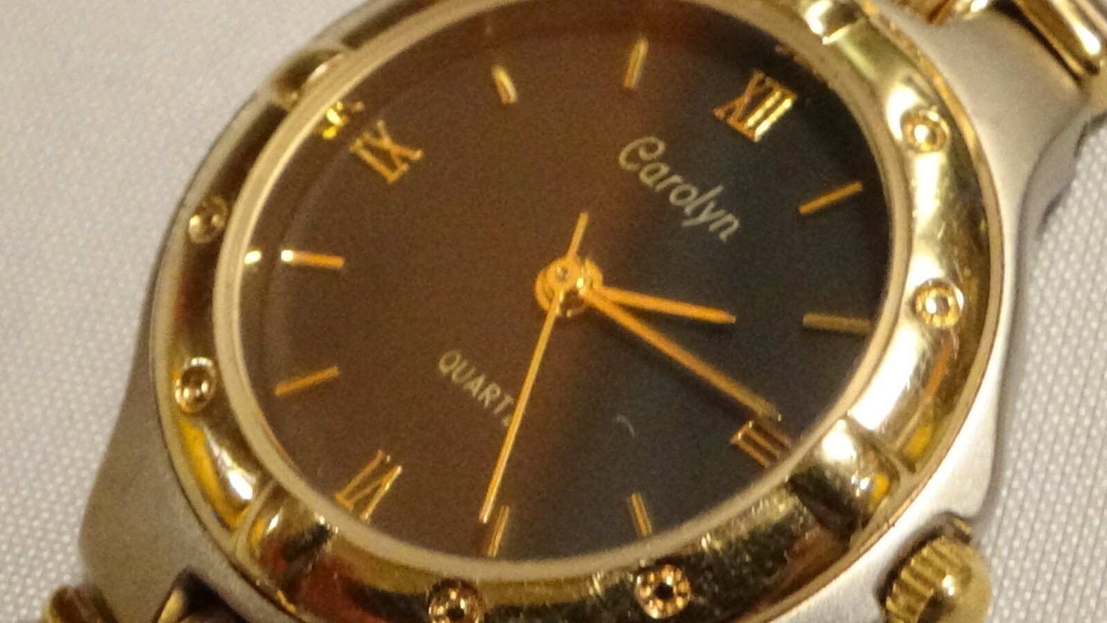 28mm 2 toned Carolyn watch quartz new battery