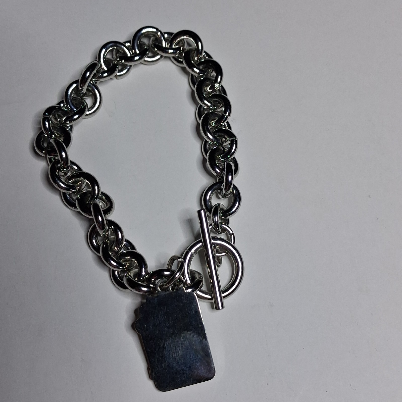 Vintage Harrahs Casino 777 Slot Machine Charm Toggle Bracelet Silver Tone 7.5″