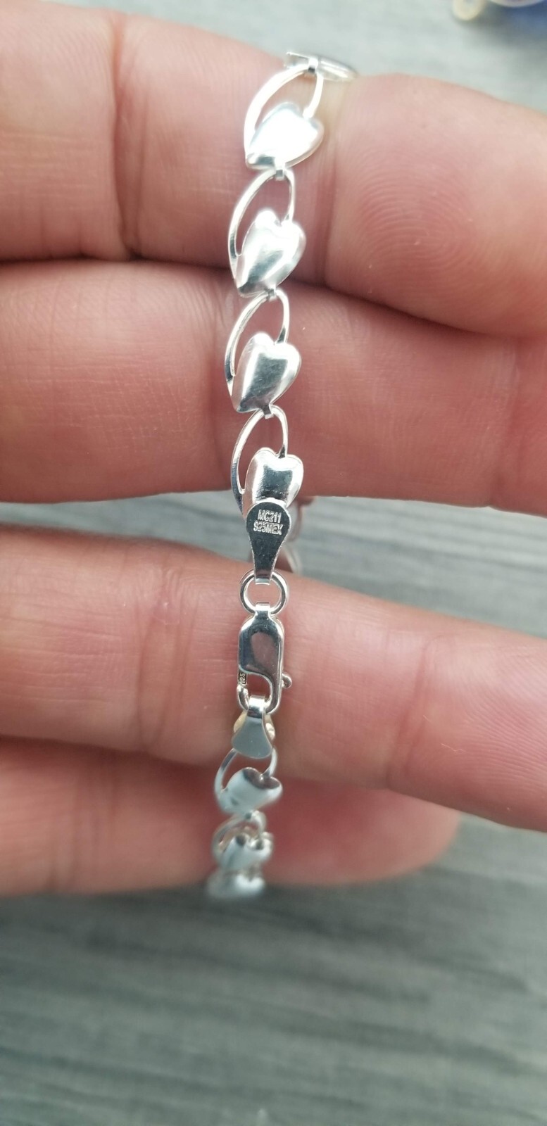 pulcera de plata 925 con corazones hecha en mexico.