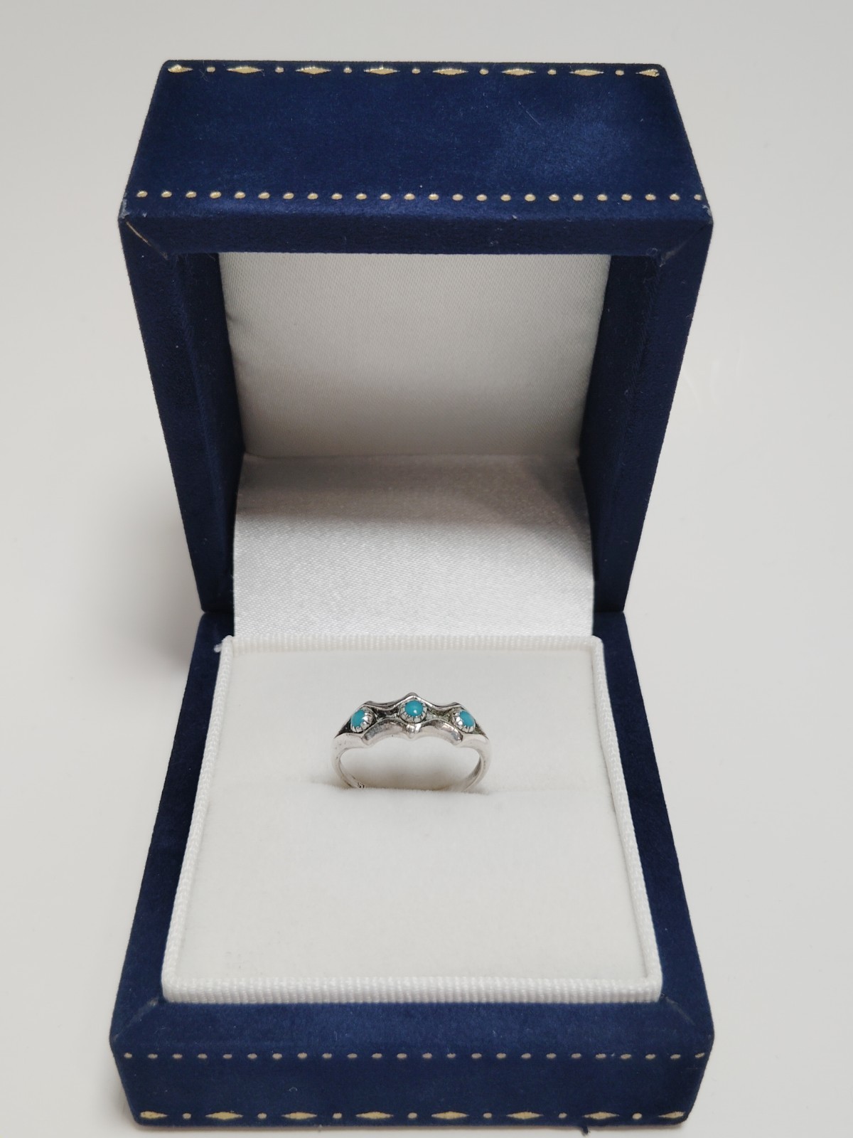 Sterling Silver Turquoise Ring Sz 5 1/4 Three Stone Wavy Scalloped Southwest