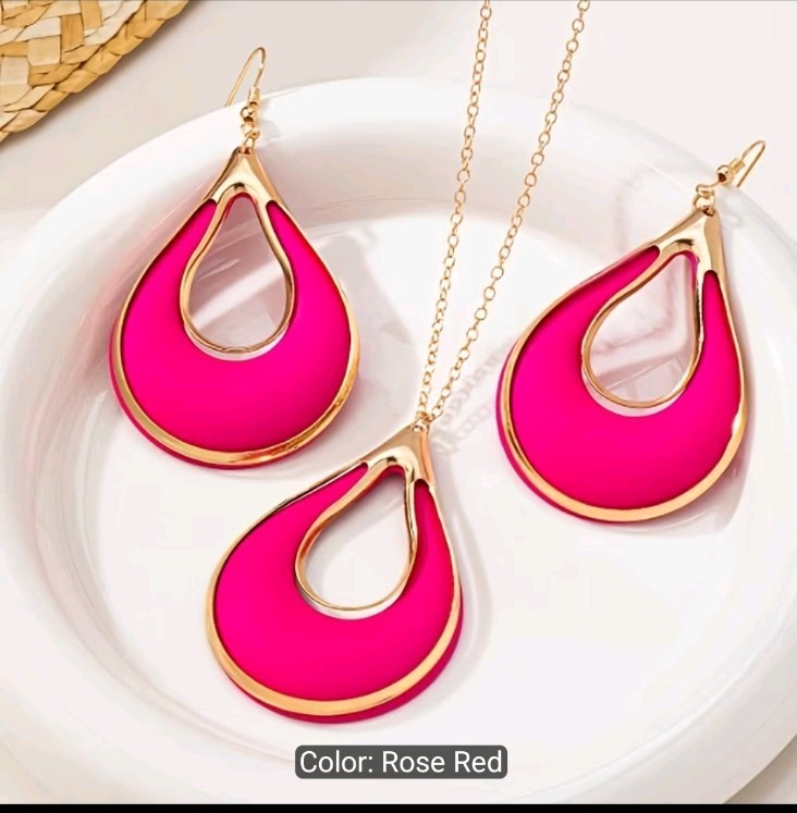 Gold Tone Teardrop Necklace & Earrings Set Pendant No Stone Blue