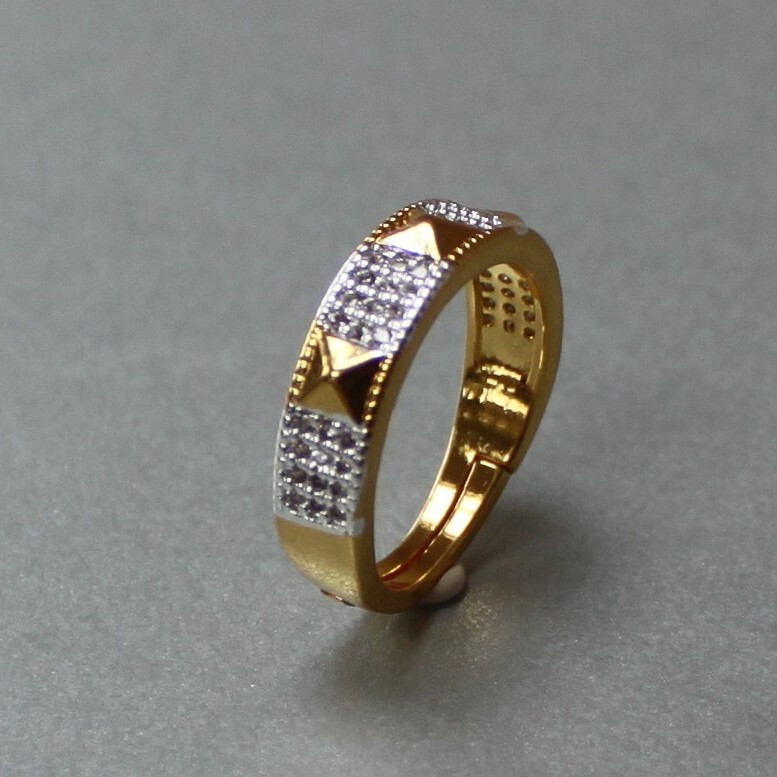  18k Adjustable Gold Diamond Ring Free UK Delivery New