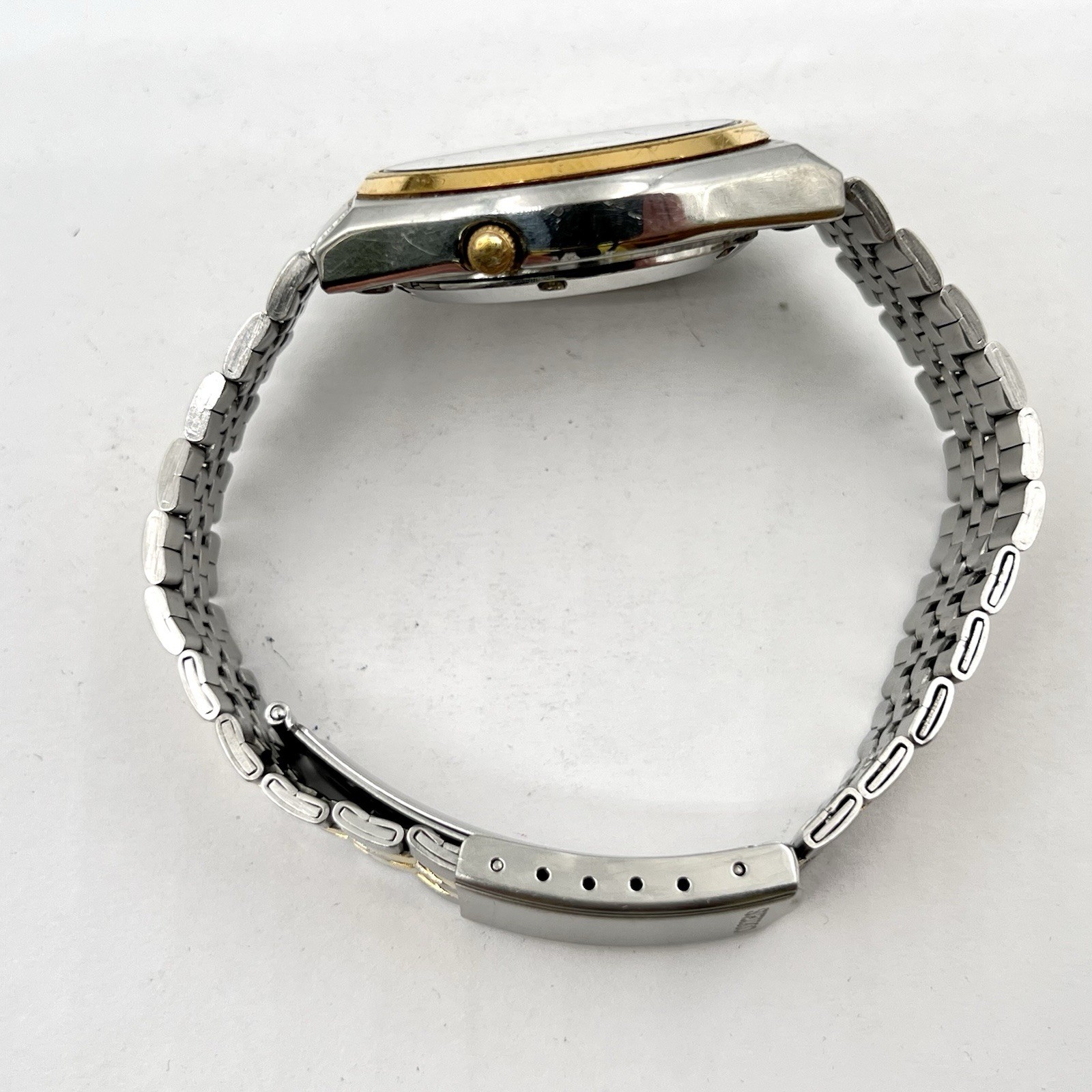 Seiko 5 Automatic Day/Date Steel Gold Tone White Teaked Dial 38mm Watch SNX166