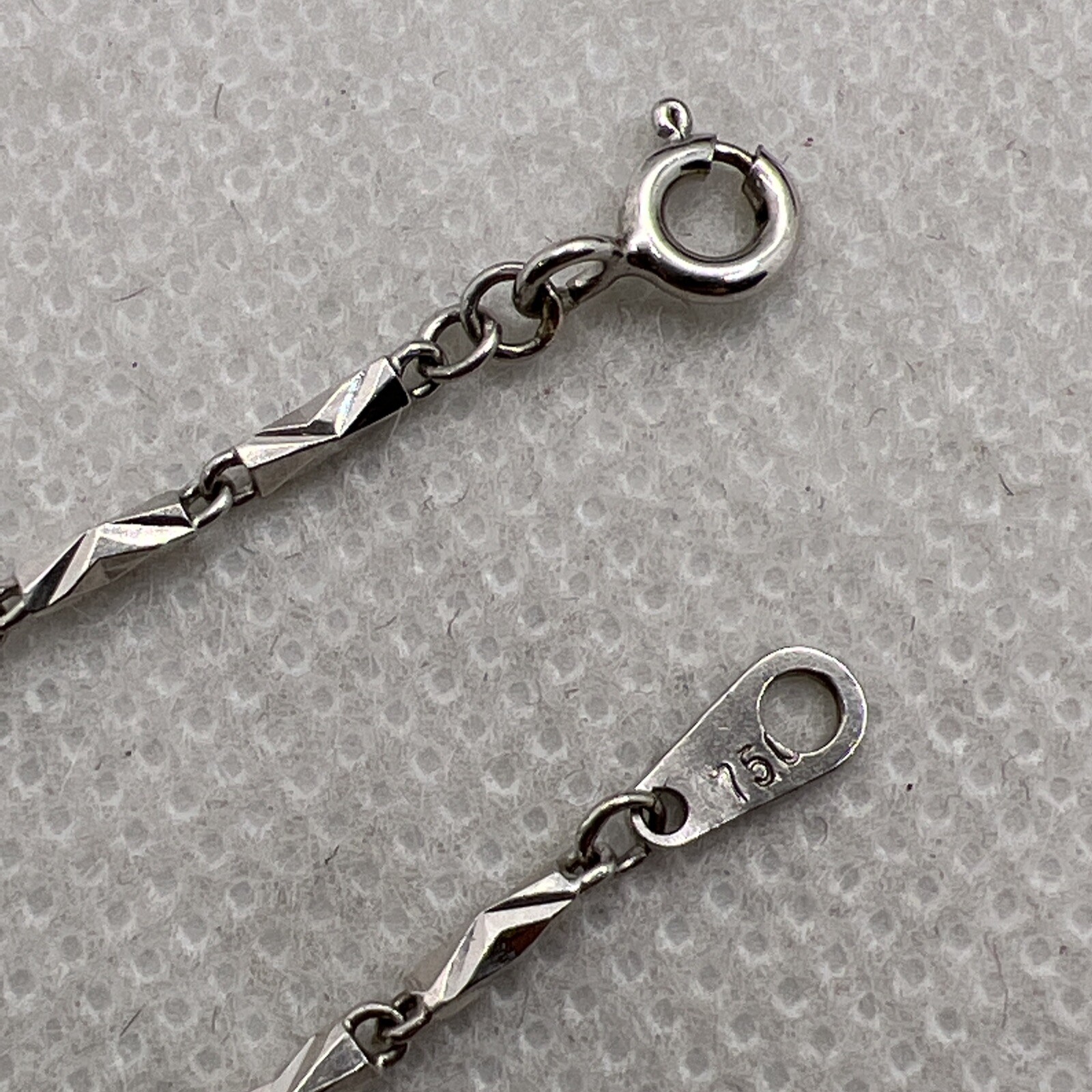 Elegant 18K (750) White Gold Fancy Bar Link Chain Necklace 19” long 8.6gr.