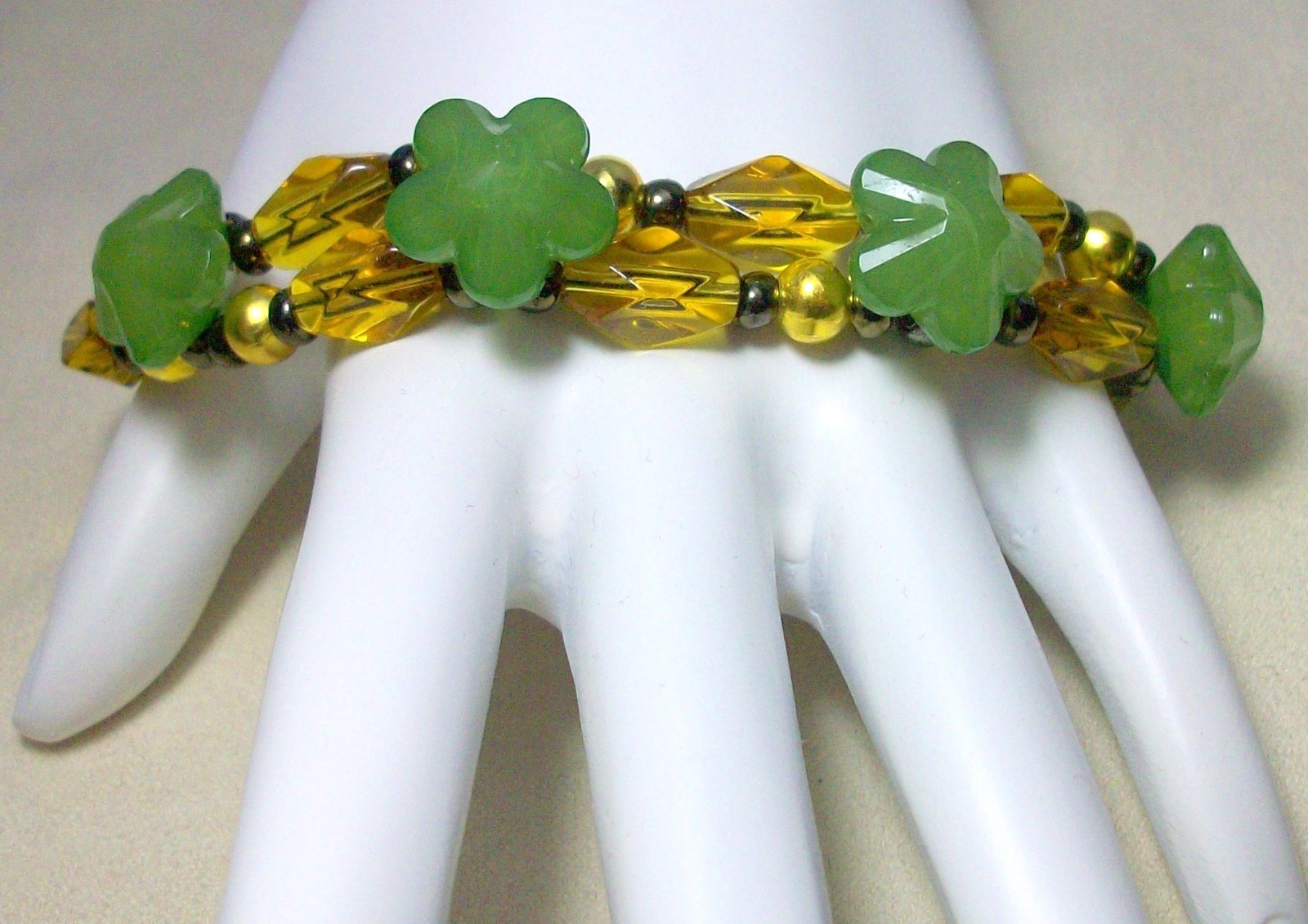 NEW GREEN GOLD BROWN FLOWERS BEADS BRACELET LENGTH 7.5 – 9.5 INCHES