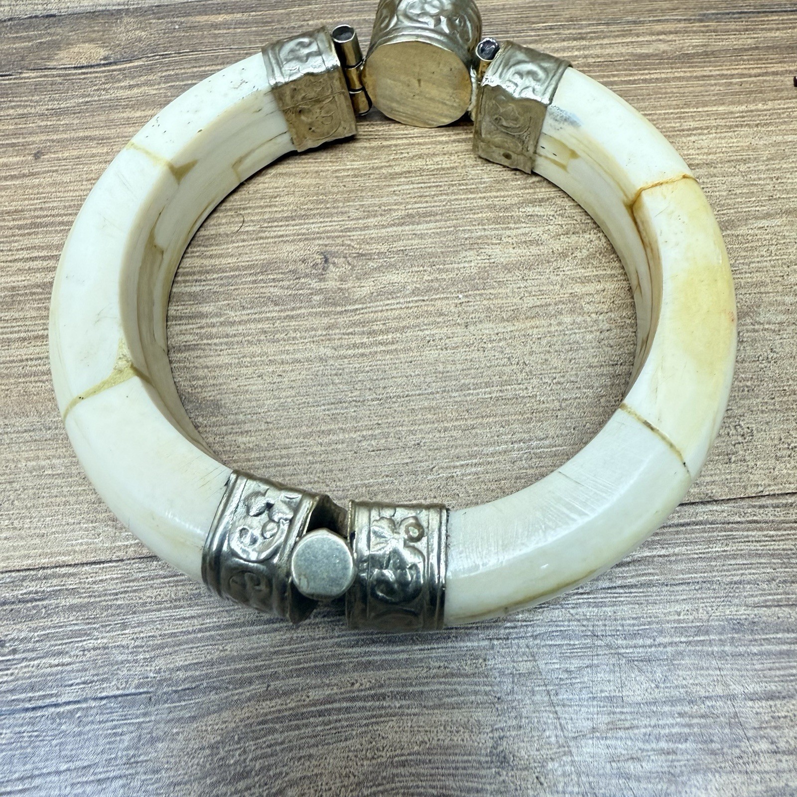 Vintage Water Buffalo Bone Turquoise Gemstone Silver Tone Hinged Bracelet 3.5”