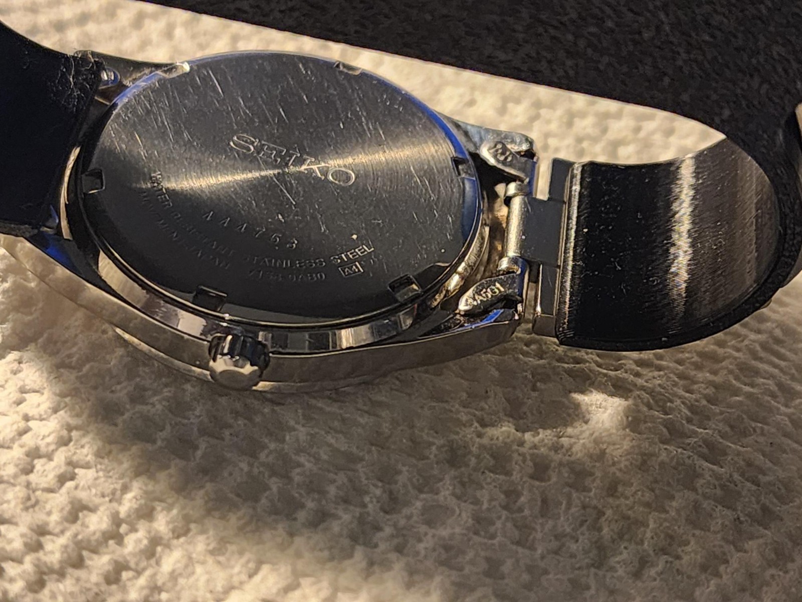 Seiko Essentials Men’s Black Watch – V158-OABO (SAPPHIRE CRYSTAL)